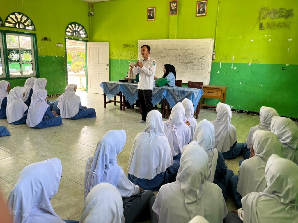 Santri dan Guru Antusias Ikuti Pemeriksaan Kesehatan di Pondok Pesantren Darusy Syafiiyah