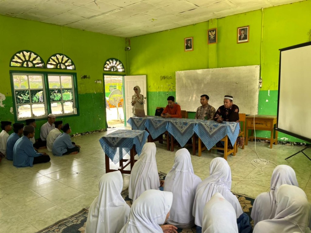 STIT Al-Azhar Diniyyah Jambi Sosialisasikan Penerimaan Mahasiswa Baru di Pondok Pesantren Darusy Syafi’iyah