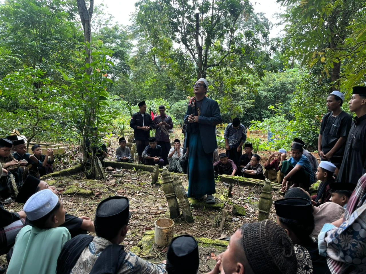 Ziarah Makan Guru Saman